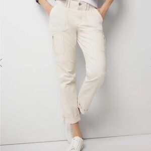 White House Black Market Cream Cropped Pants